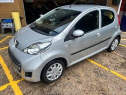 
										2009 PEUGEOT 107 1.0 URBAN 5DR full									