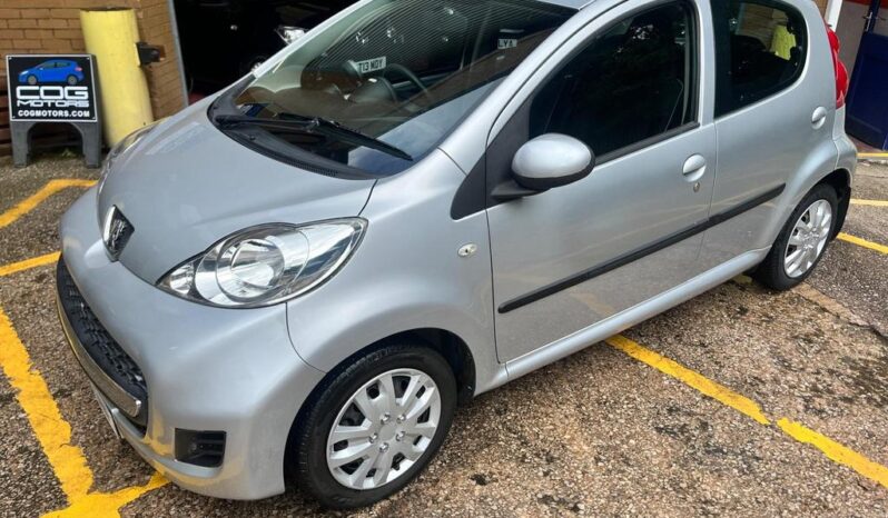 
								2009 PEUGEOT 107 1.0 URBAN 5DR full									