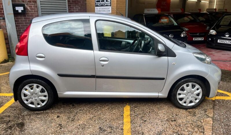 
								2009 PEUGEOT 107 1.0 URBAN 5DR full									