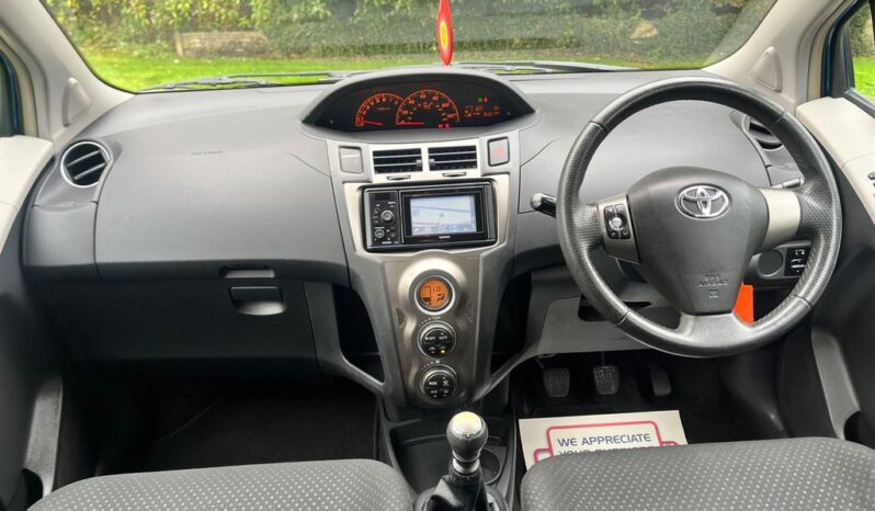 
								2011 TOYOTA YARIS 1.3 VVT-I T SPIRIT full									