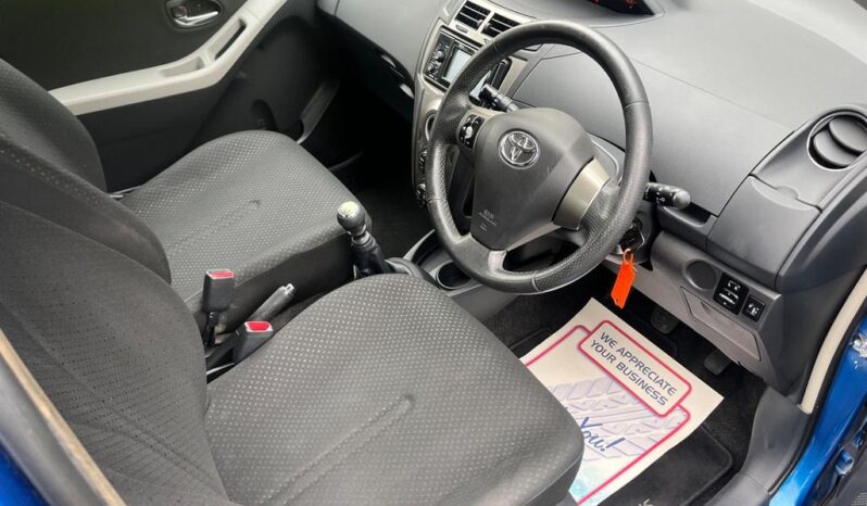 
								2011 TOYOTA YARIS 1.3 VVT-I T SPIRIT full									