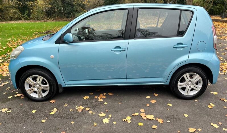 
								2005 DAIHATSU SIRION 1.3 SE 5DR full									