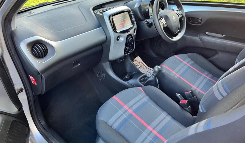 
								2015 Peugeot 108 1.0 VTi Active Hatchback 3dr full									