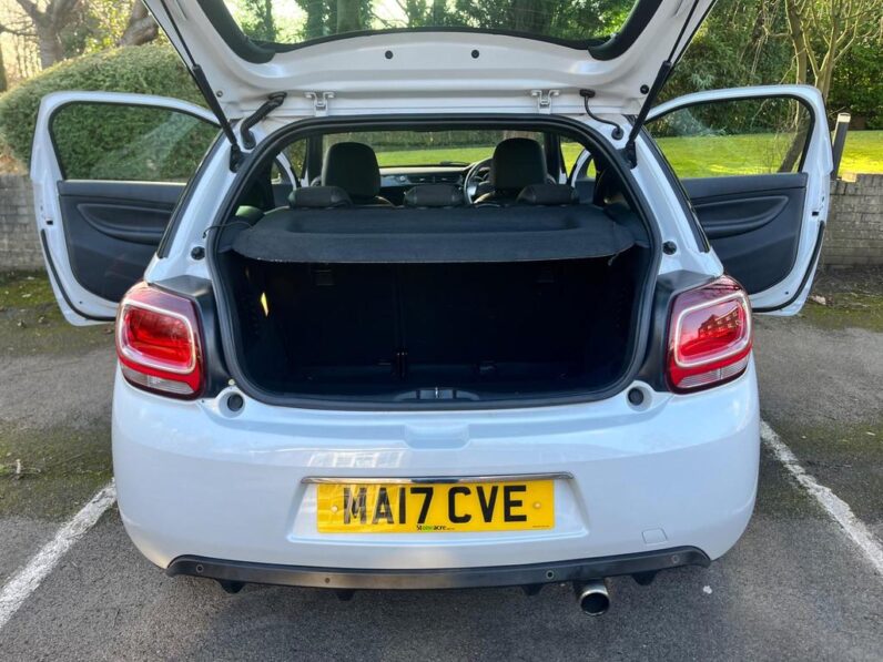 
								2017 DS AUTOMOBILES DS 3 1.2 PureTech Elegance Hatchback 3dr full									