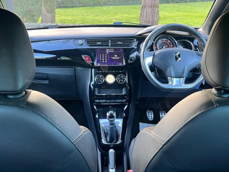 
								2017 DS AUTOMOBILES DS 3 1.2 PureTech Elegance Hatchback 3dr full									