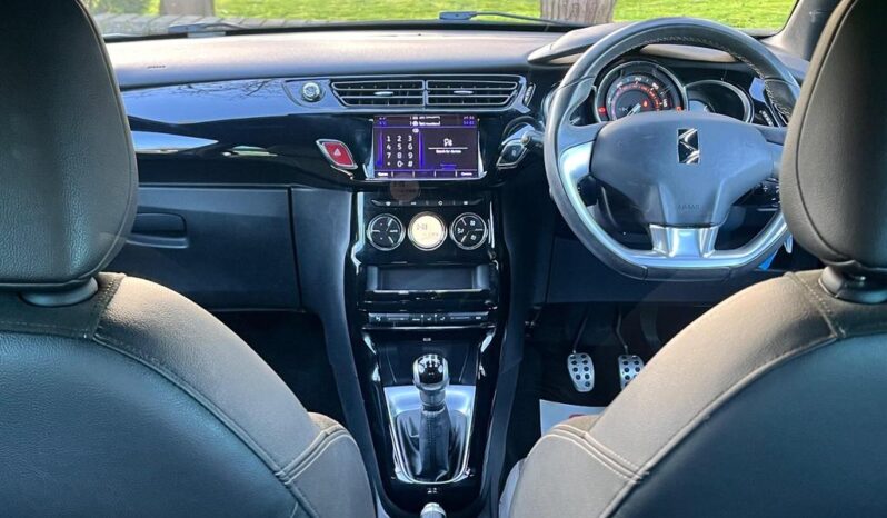 
								2017 DS AUTOMOBILES DS 3 1.2 PureTech Elegance Hatchback 3dr full									