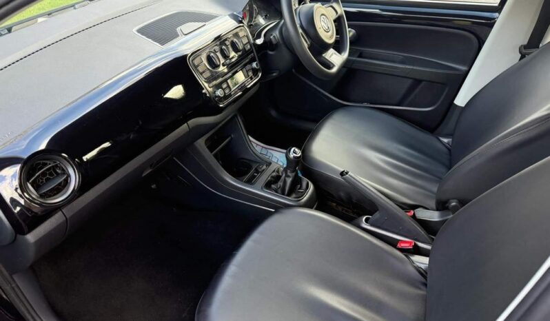 
								2016 Volkswagen up! 1.0 Move up! Hatchback 5dr full									