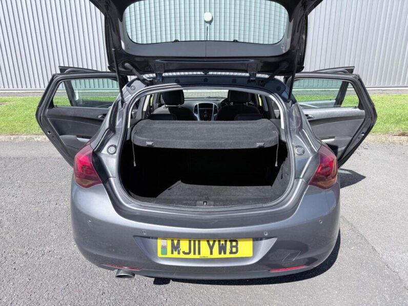 2011 Vauxhall Astra 2.0 CDTI SRI 5Dr Hatchback