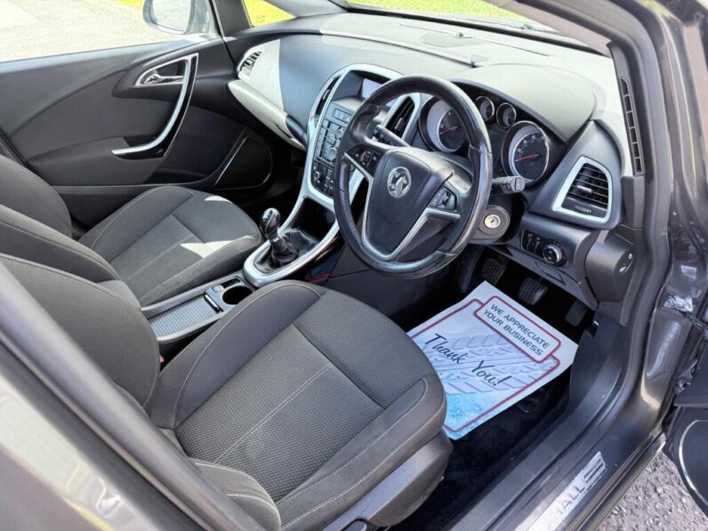2011 Vauxhall Astra 2.0 CDTI SRI 5Dr Hatchback
