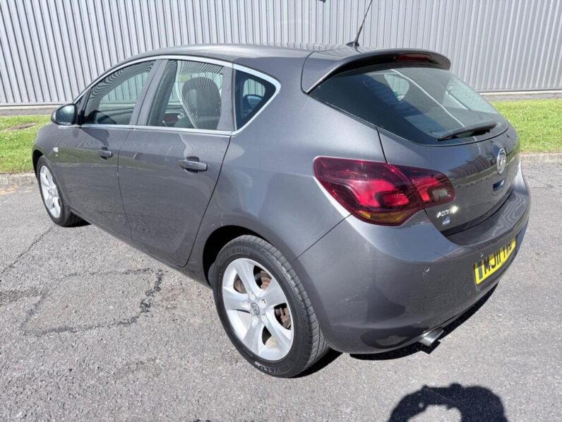 2011 Vauxhall Astra 2.0 CDTI SRI 5Dr Hatchback