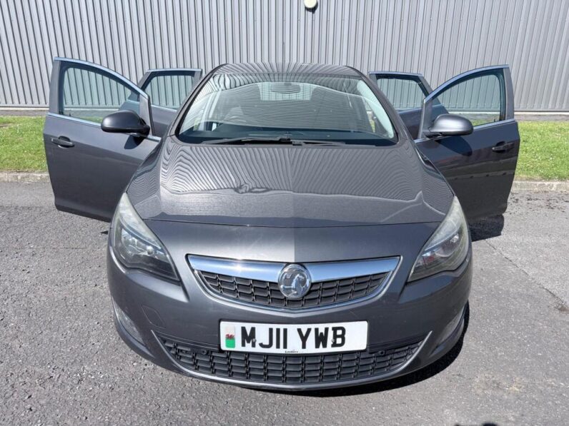 2011 Vauxhall Astra 2.0 CDTI SRI 5Dr Hatchback
