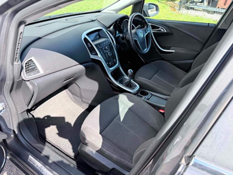 2011 Vauxhall Astra 2.0 CDTI SRI 5Dr Hatchback